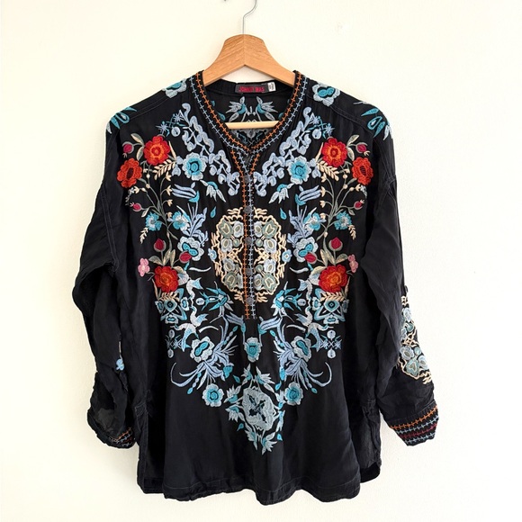 Johnny Was Jordan Sanded Black Floral Embroidered Tunic Long Sleeve Blouse XXS - Picture 2 of 7